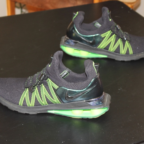 Nike Shox Gravity AR1999-003 - Picture 2 of 9